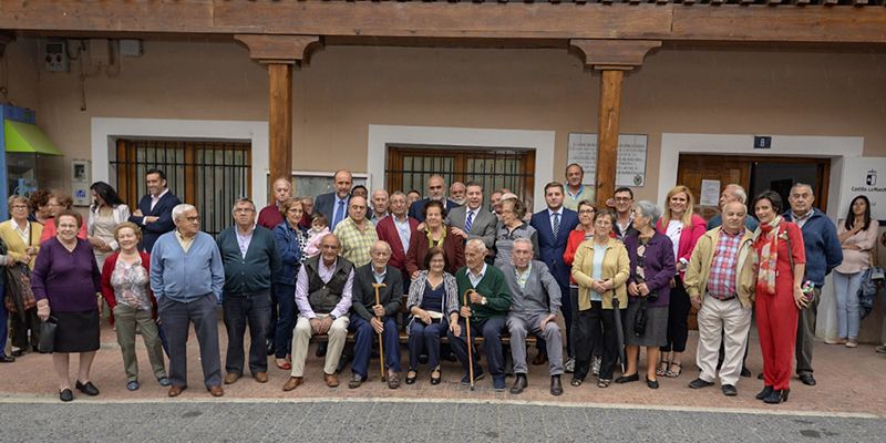 Page firma un protocolo para ceder al Ayuntamiento de San Lorenzo de la Parrilla la travesía CM-2117