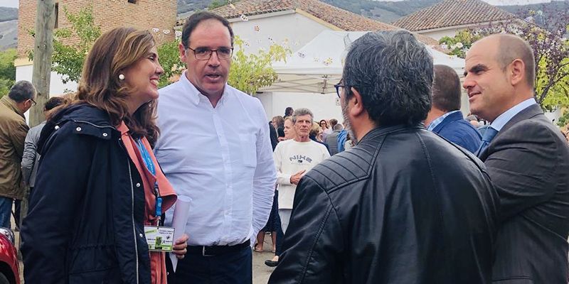 Prieto anima a los municipios a “aunar a los colectivos para impulsar las oportunidades del territorio y así frenar la despoblación”
