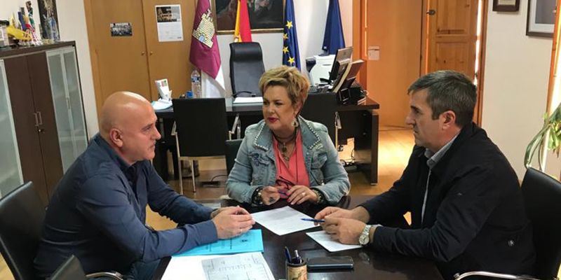 San Clemente aborda con el delegado de Desarrollo Sostenible la cobertura de la calle Boteros