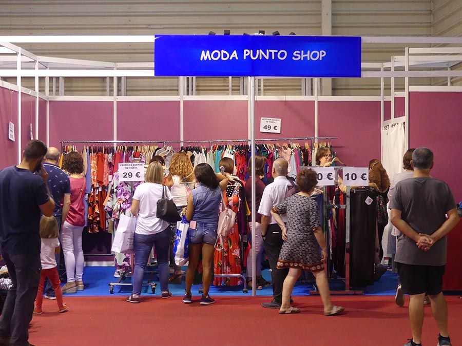 Stockalia Cuenca recibe una constante presencia de consumidores en sus primeras horas