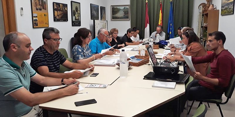 Un sendero de pequeño recorrido por diversos puntos naturales de interés de Cuevas de Velasco, nuevo proyecto LEADER