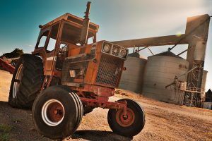 Unión de Uniones se opone a la baja de oficio de los tractores y maquinaria más antiguos que propone el MAPA sin tener datos reales ni alternativas