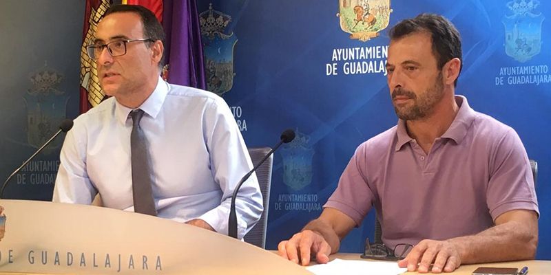 Vox ruega “que el Ayuntamiento impida el uso inadecuado de las tarjetas de autorización especial para estacionar por parte de los concejales”