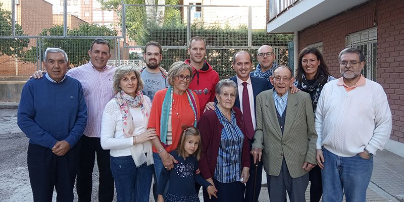 Alberto Rojo felicita a Víctor Torrecilla en su cien cumpleaños