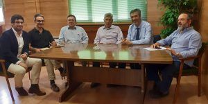 Antonio Román atiende a las reivindicaciones del sector ganadero poniéndolo como referente para la lucha contra la despoblación