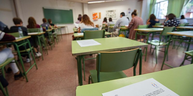 Cerca de 1.100 opositores se examinan hoy en Guadalajara para obtener una plaza de auxiliar o peón especialista