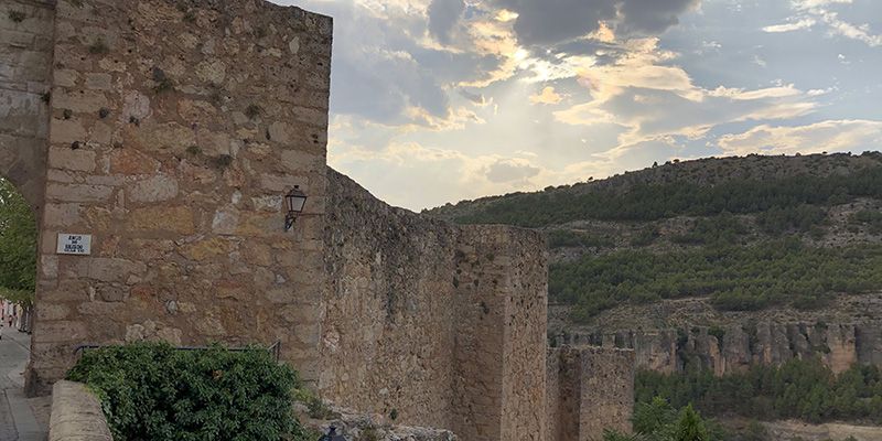 Concedida una ayuda de 36.866,84 euros para crear un acceso adaptado al puente de San Pablo y mejorar la accesibilidad en el entorno del Arco de Bezudo