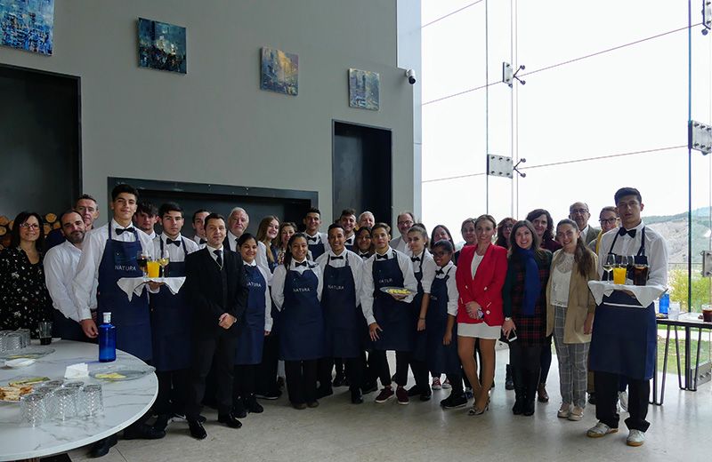 Cruz Roja Cuenca entrega a 15 jóvenes de la provincia el certificado de profesionalidad “Operaciones Básicas de Restaurante y Bar”