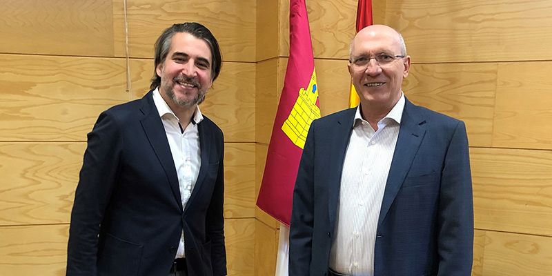 El Gobierno regional analiza iniciativas que incentivan la creación de empresas en municipios despoblados