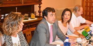 El Grupo Popular advierte de que Dolz e Isidoro son incapaces, a pesar de su "rodillo", iniciar la elaboración de los Presupuestos Municipales para 2020 2 El Grupo Popular advierte de que Dolz e Isidoro son incapaces, a pesar de su rodillo, iniciar la elaboración de los Presupuestos Municipales para 2020