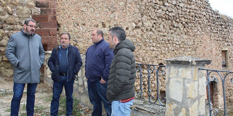 El patrimonio y la prestación de los servicios básicos centran la jornada de trabajo del delegado de la Junta en la comarca de Molina de Aragón