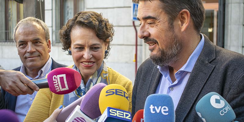 El PSOE presenta sus candidaturas al Congreso y al Senado, “al menos con la misma ilusión y las mismas ganas de trabajar que en abril”