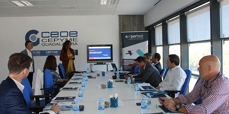 Empresarios de Guadalajara se informan sobre los medios de cobro y pagos internacionales