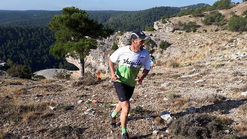Javier Triguero y María Jesús Algarra, vencedores en el IV Trail Panorámicode Huélamo