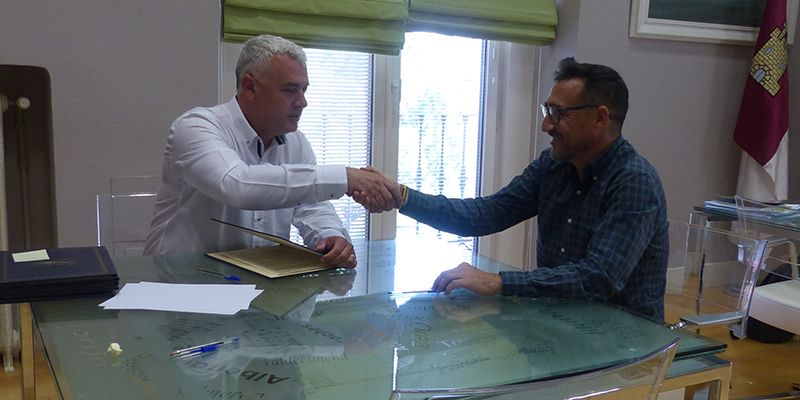 José Luis Vega firma seis convenios con clubes para fomentar el deporte en la provincia de Guadalajara