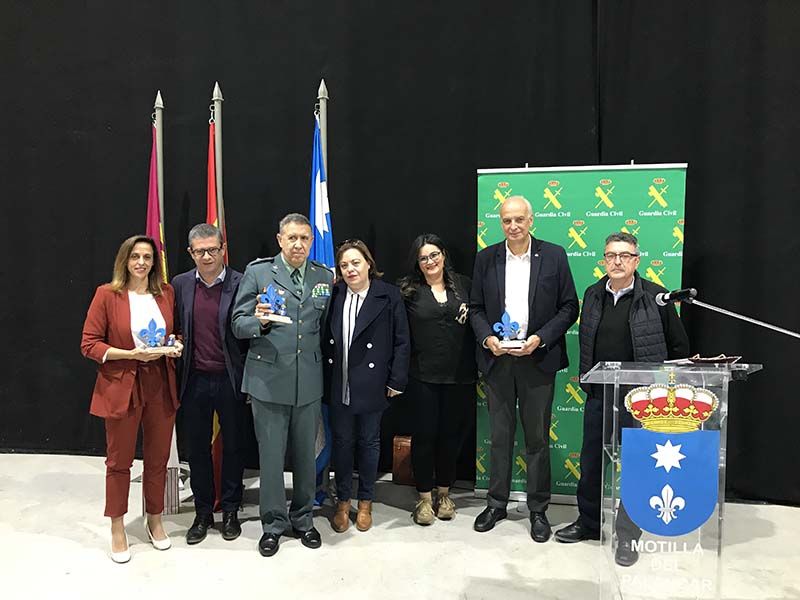 La Guardia Civil da comienzo al Plan Director en Motilla del Palancar con una exhibición y exposición ante 700 alumnos