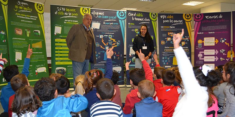La Junta enseña a alumnado de colegios e institutos de Guadalajara a reciclar los residuos, respetar y cuidar el medio ambiente