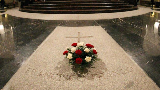 La ultraderecha la toma con los hermanos Verdugo, de Villamayor de Santiago, por desenterrar a Franco