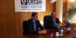 Marta Peñuelas, de La Venta de Los Montes, por Cuenca, y Eusebio Mariscal, de Bodegas Mariscal, por Guadalajara, premiados por la CECAM