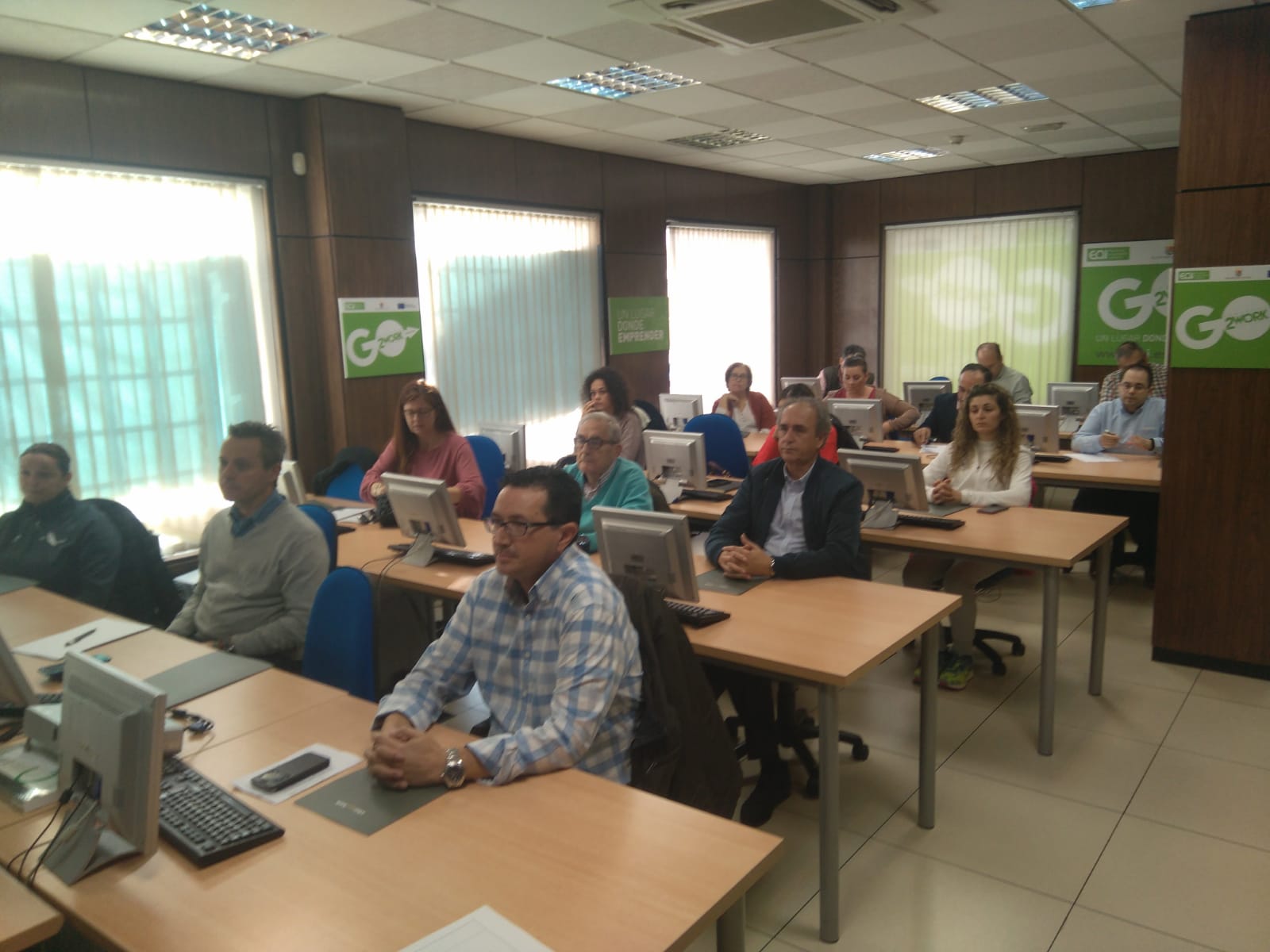 Más de 20 empresarios se informan en Tarancón sobre la optimización de Amazon en mercados internacionales 3 Más de 20 empresarios se informan en Tarancón sobre la optimización de Amazon en mercados internacionales