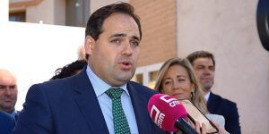 Núñez afirma que en España “quien la hace la paga” y que el Estado de Derecho funciona garantizando que nadie se salta la ley