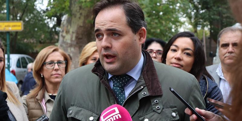 Núñez denuncia que Page olvida los intereses de la región cuando está con Pedro Sánchez