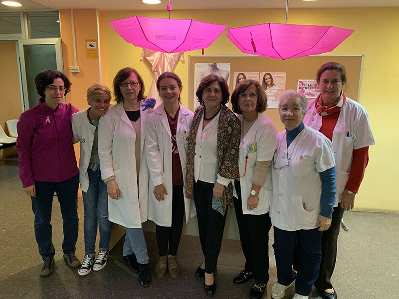 Profesionales del centro de salud Guadalajara-Sur celebran el Día Mundial del Cáncer de Mama