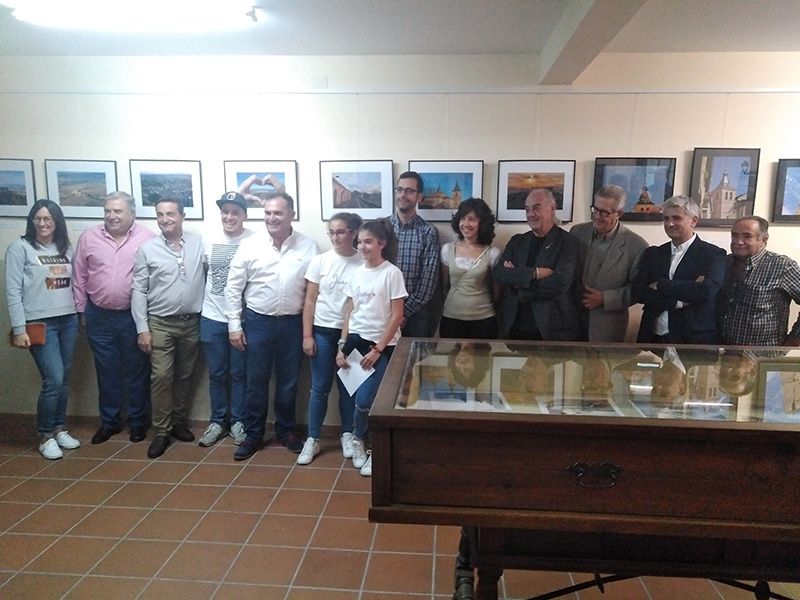 “Esperándote”, una fotografía de la estación de ferrocarril con el Castillo al fondo, gana el I Concurso “Jadraque Ilusiona”