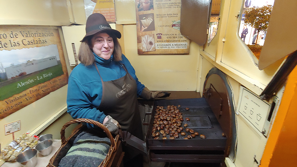 Ana Martínez, castañera. Anuncio frío y navidad con mis castañas asadas