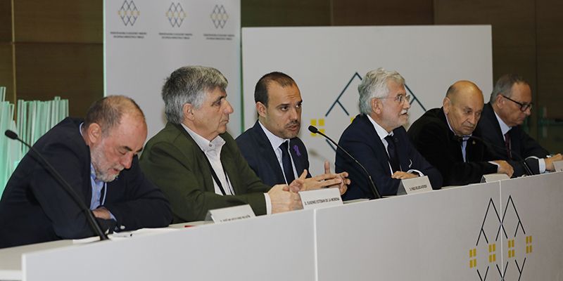 Bellido respalda a los municipios con embalses e hidroeléctricas en sus iniciativas “para compensar los impactos”