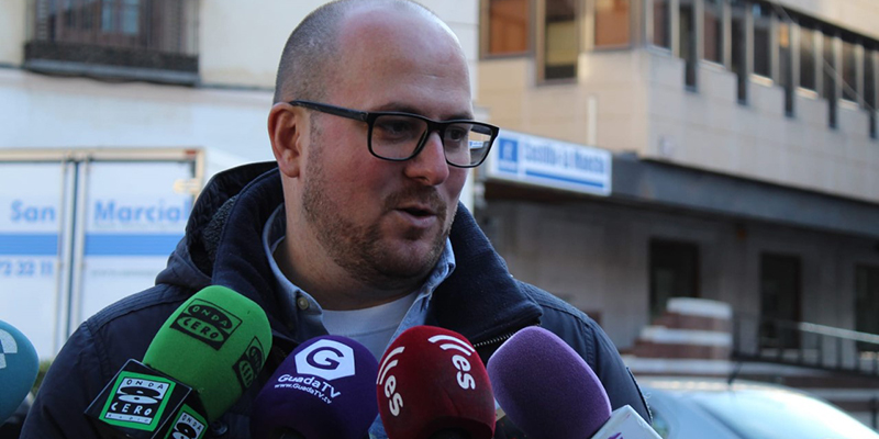 Castillo exige a Bellido que aclare si su diputada votará a favor de un Gobierno de España que cuente con el apoyo de los independentistas