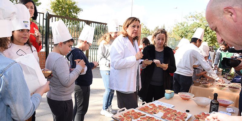 El Gobierno regional tiene como objetivo fomentar entre el alumnado los hábitos de consumo saludables tanto en la alimentación como en el deporte