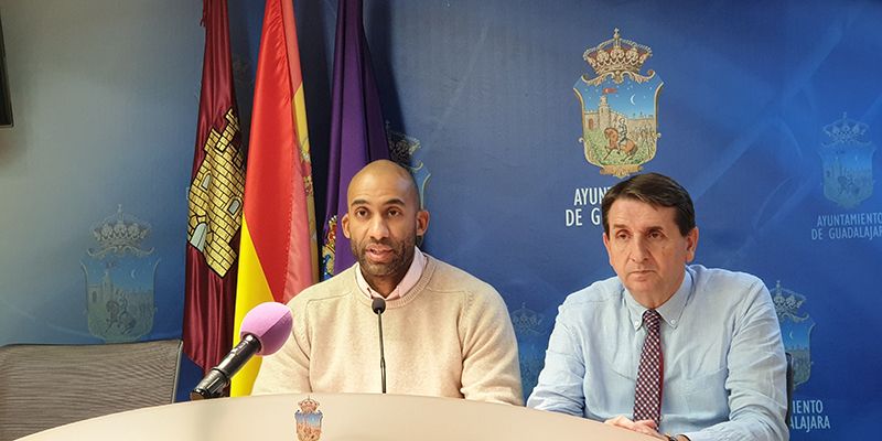 El Grupo Popular destapa la “campaña del miedo” de Rojo que lleva seis meses sin pagar a las empresas de Guadalajara