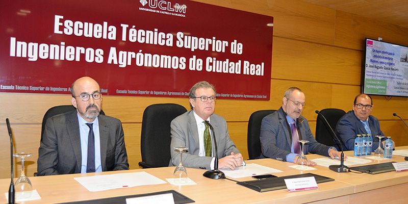 El presidente de la Sociedad Española de Geriatría habla en la UCLM del peso de la industria agroalimentaria en el “envejecimiento positivo”