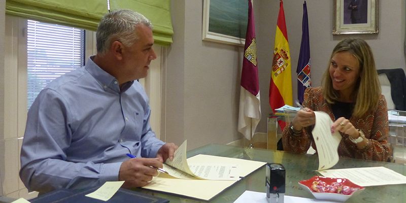 La Diputación de Guadalajara refuerza el apoyo al Centro de la Vihuela de Sigüenza y a la conversión de la iglesia de Santiago como centro provincial de interpretación del Románico 1 La Diputación de Guadalajara refuerza el apoyo al Centro de la Vihuela de Sigüenza y a la conversión de la iglesia de Santiago como centro provincial de interpretación del Románico