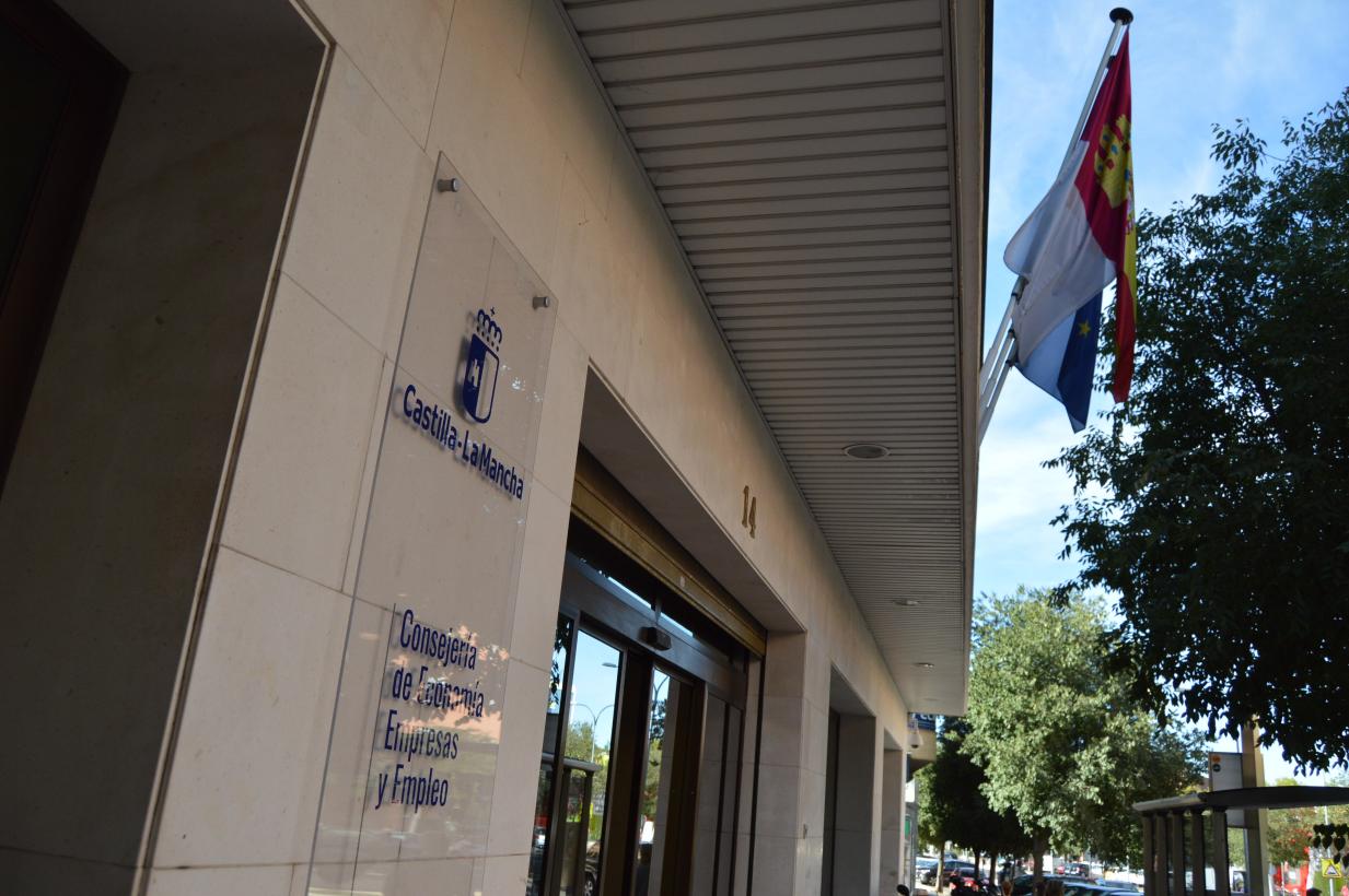 La junta amplía hasta los cinco millones de euros el crédito destinado a las contrataciones del Plan por el Empleo en la Igualdad