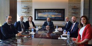 La Junta intensifica sus contactos internacionales para consolidar el objetivo 2020 del peso de la industria en su PIB