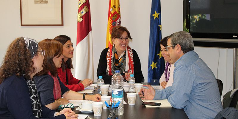 La Junta seguirá impulsando el empoderamiento de las personas con discapacidad y la lucha contra la doble discriminación que sufren las mujeres con discapacidad