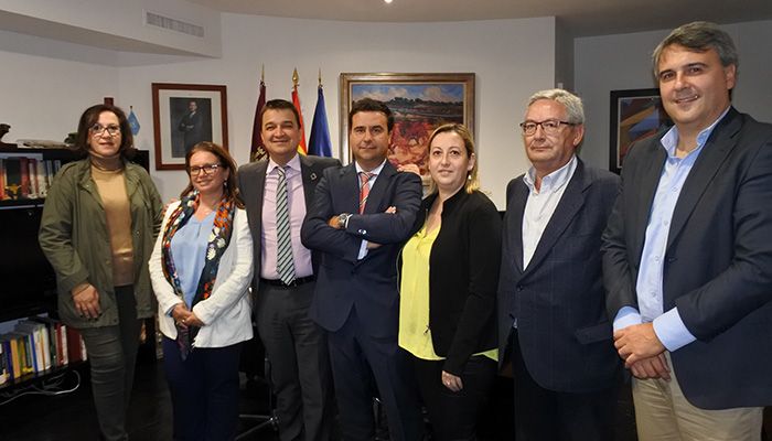 La Junta trabaja con el Ministerio para que en la PAC queden reflejados los ganaderos de vacuno de carne y se eleven las ayudas acopladas