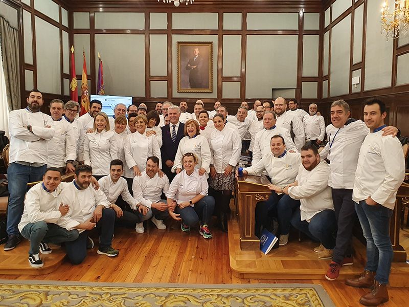 Los cocineros más prestigiosos de la región celebran su VIII asamblea “Euro-Toques” en la Diputación de Guadalajara