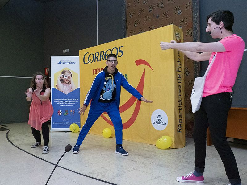 Cuenca acoge la penúltima fiesta del programa ‘Correos reparte sonrisas’ que recorre 23 ciudades españolas