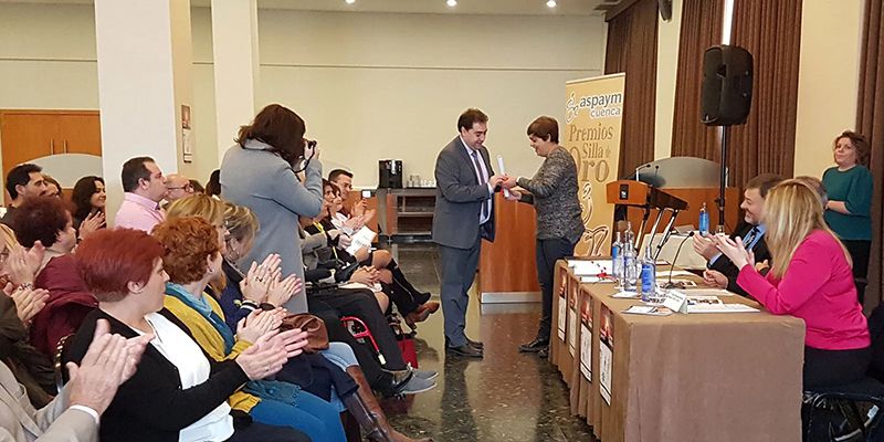 ASPAYM Cuenca otorga el premio Silla de Oro al Ayuntamiento de Huete