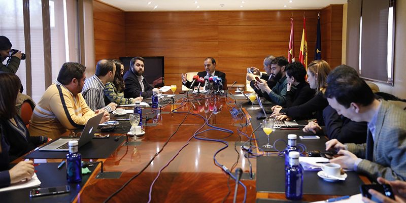 Bellido confía en que las Cortes regionales prolonguen “el espíritu de consenso” que ha marcado el primer periodo de sesiones