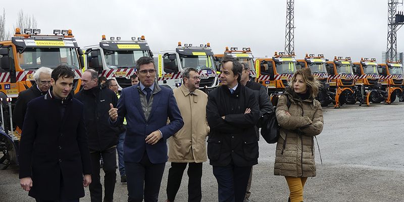 Canales visita el centro de conservación de la A-2 para conocer el dispositivo de vialidad invernal
