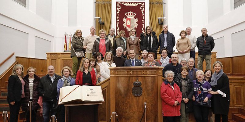 El Convento de San Gil recibe 60 visitantes en el estreno de las ‘puertas abiertas’ en las Cortes de Castilla-La Mancha