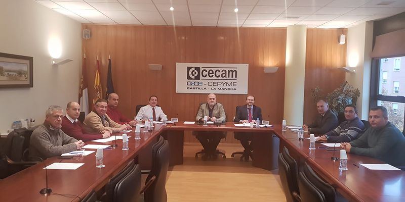 La Federación Regional del Taxi advierte de la necesidad urgente de regular las VTC en Castilla-La Mancha