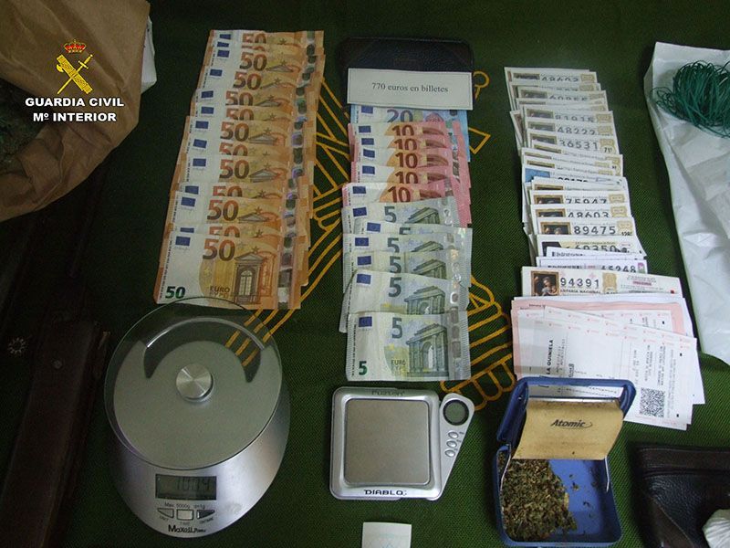 La Guardia Civil desarticula un punto de venta de drogas en la localidad de Casas de Haro