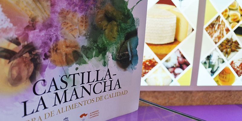 La Junta anima a consumir alimentos de Castilla-La Mancha durante estas fiestas y brindar con nuestros vinos