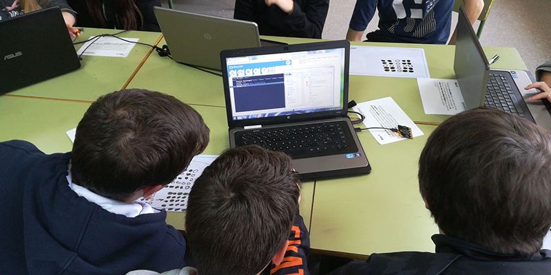 Más de 200 niños aprenden en Cuenca robótica y educación en valores gracias a Manos Unidas y la Junta