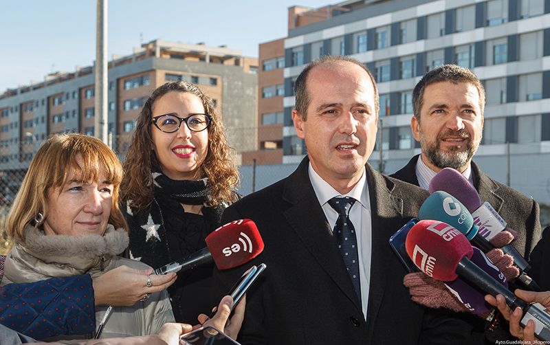 El Ayuntamiento de Guadalajara cede a la Junta de Castilla-La Mancha la parcela para la construcción de un centro de salud en la calle Rotundifolia